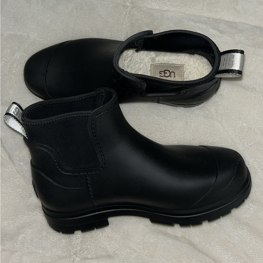 UGG rain/winter boots🩷